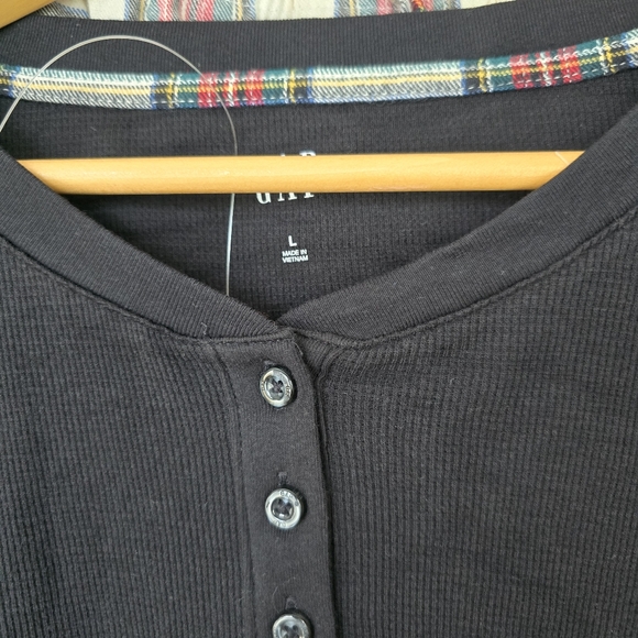 GAP holiday Women's Long Sleeve Thermal Shirt and Flannel Pant 2 Piece - Picture 4 of 10